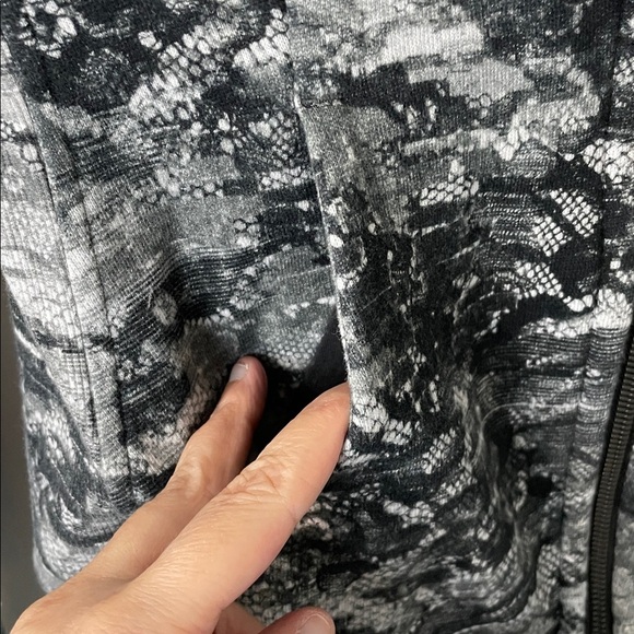 NWOT Lululemon Scuba Hoodie Jacket Full Zip Fleece Masked Lace Starlight Black 4 - Picture 6 of 14